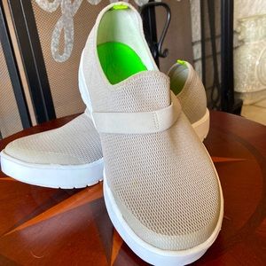 OOFOS women’s size 8